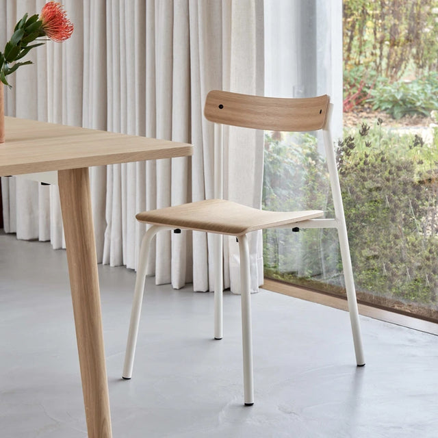 Chaise Etude