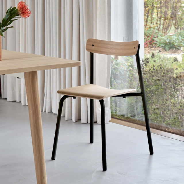 Chaise Etude