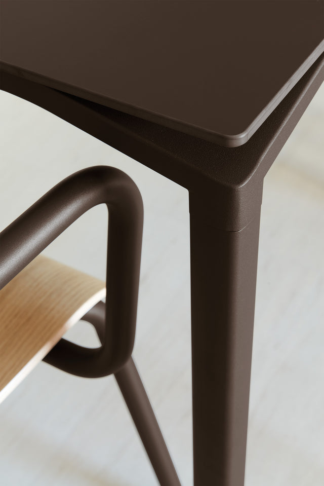 Table Calvi Indoor