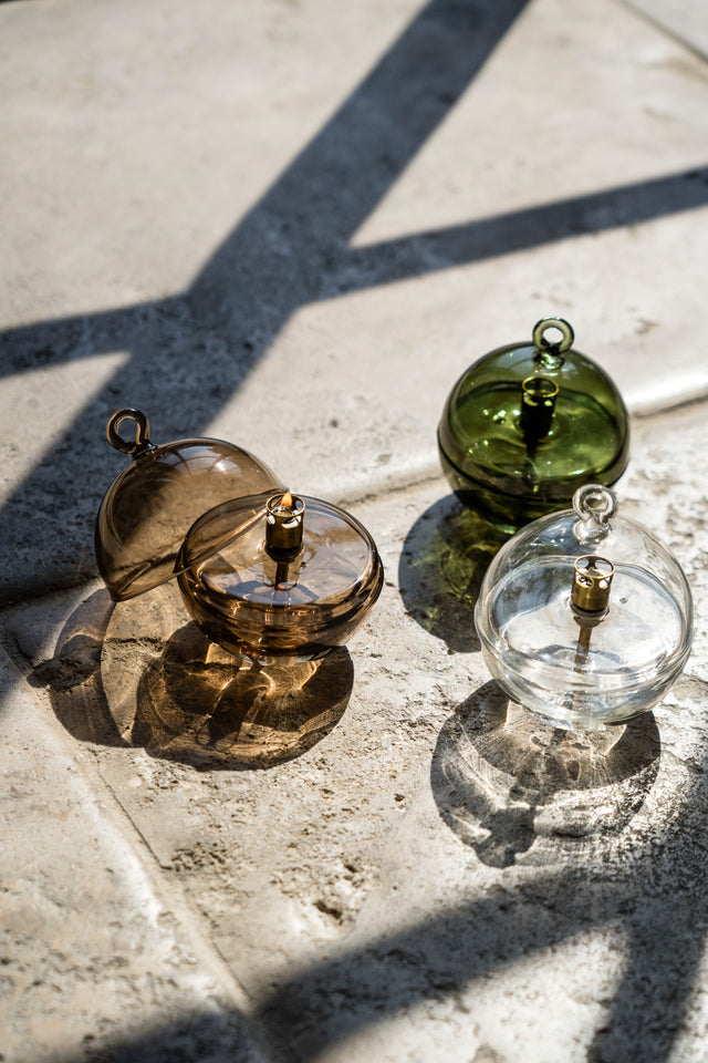 Lampe à huile avec couvercle