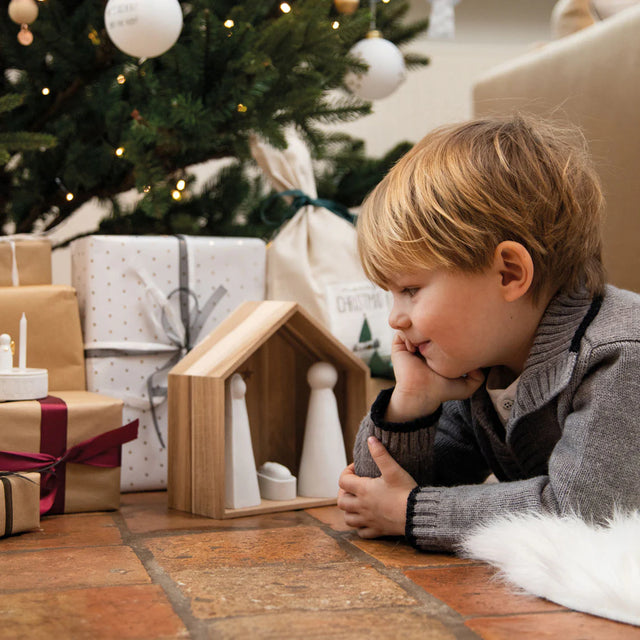 Crèche de Noël en Bois et Porcelaine