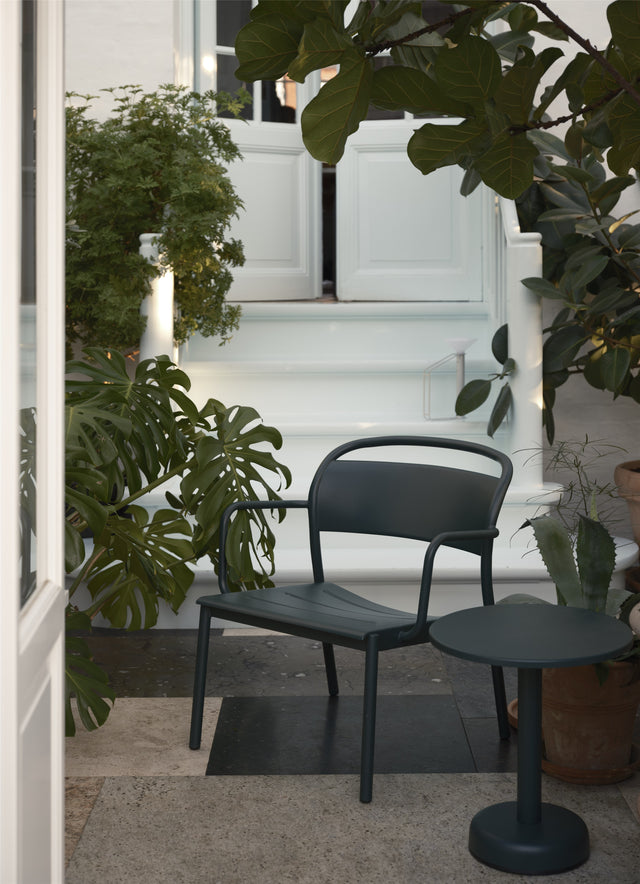 Fauteuil bas Linear Steel
