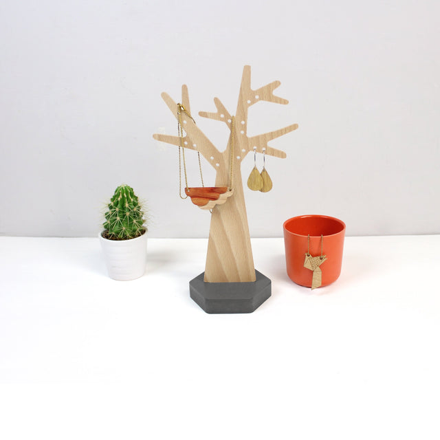L'arbre à boucles d'oreilles